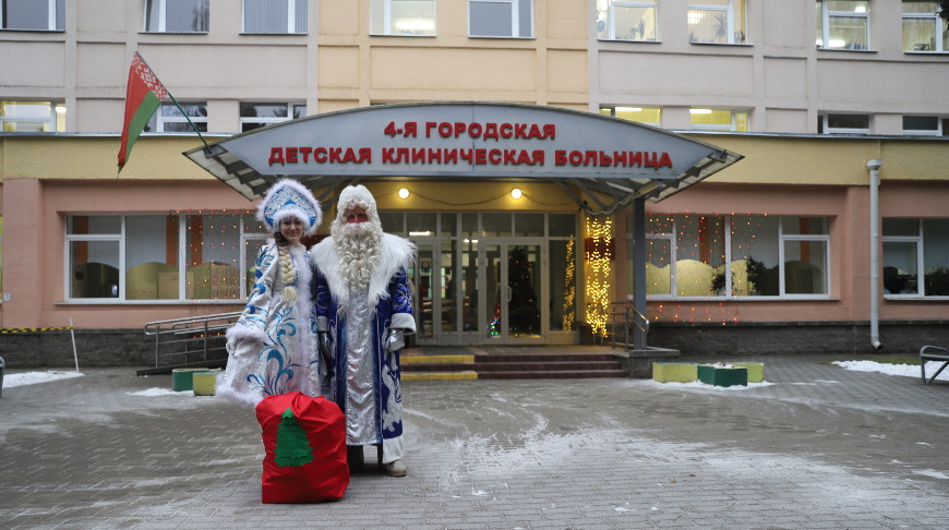 Во время посещения больницы. Фото пресс-службы Минского автомобильного завода