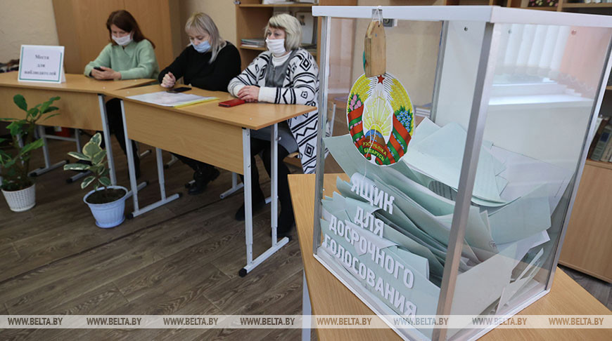 Досрочное голосование на избирательном участке №13 Новогрудка