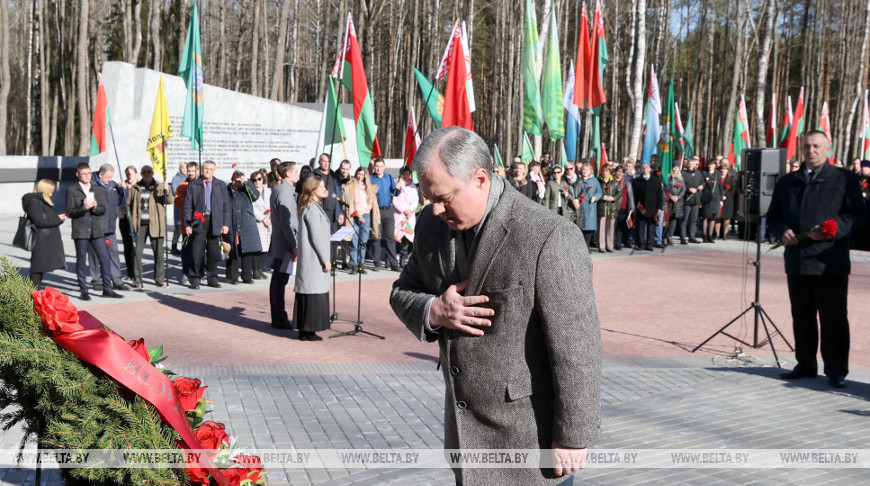 Владимир Привалов на митинге-реквиеме "Колокола молчания"