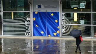 Вход в здание Еврокомиссии в Брюсселе. Фото РИА Новости
