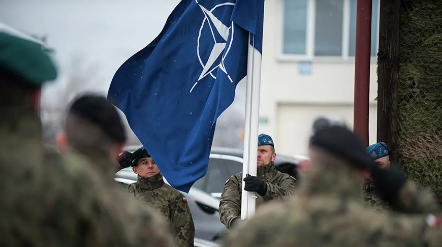 Флаг НАТО. Фото U.S. Air Force/Tech. Sgt. Clayton Lenhardt