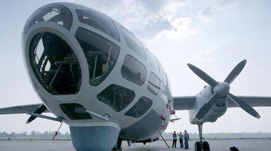 Самолет Ан-30. Фото из архива ТАСС