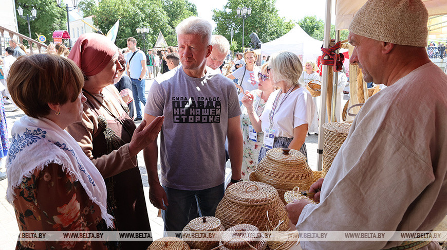 Анатолий Маркевич посетил фестиваль "Славянский базар в Витебске"