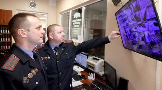 Начальник криминальной милиции Дмитрий Милентей и начальник отделения розыскной работы райотдела Виталий Фомичев