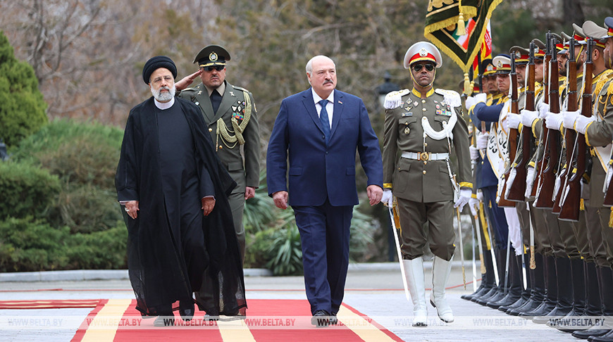 Церемония официальной встречи Президента Беларуси Александра Лукашенко с Президентом Ирана Эбрахимом Раиси прошла в резиденции Джомхури в дворцово-парковом комплексе Саадабад 
