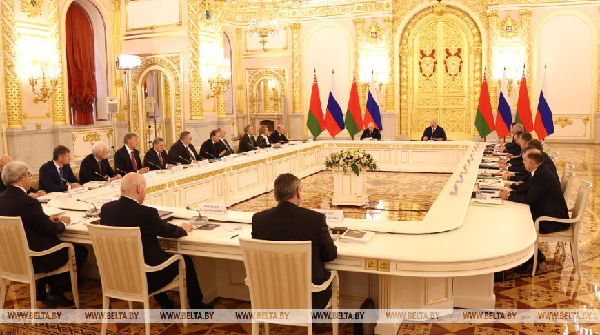 Президент Беларуси Александр Лукашенко 6 апреля принял участие в заседании Высшего государственного совета Союзного государства