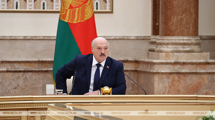 Александр Лукашенко провел совещание по актуальным вопросам здравоохранения