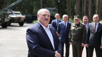 Александр Лукашенко во время рабочей поездки в Минскую область