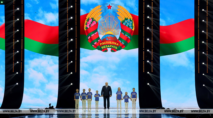 
Александр Лукашенко принял участие в патриотическом форуме "Это НАША история!", посвященном Дню народного единства, сентябрь 2022 года