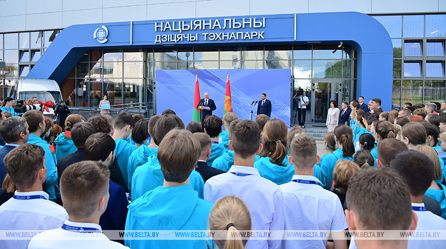 Александр Лукашенко во время посещения Национального детского технопарка, сентябрь 2023 года