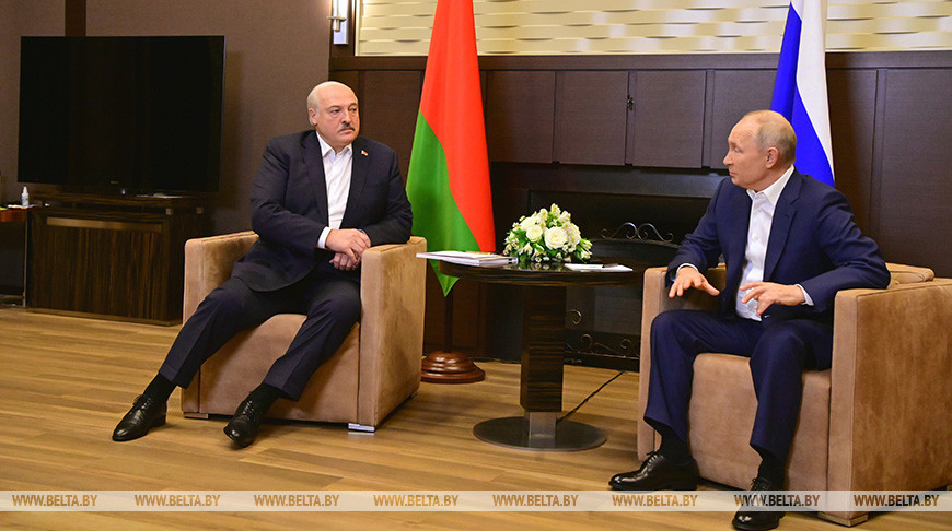 Александр Лукашенко во время встречи с Владимиром Путиным
