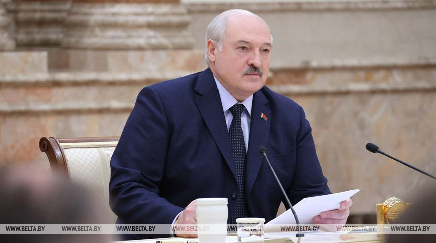 Александр Лукашенко во время совещания по вопросам совершенствования образовательной сферы