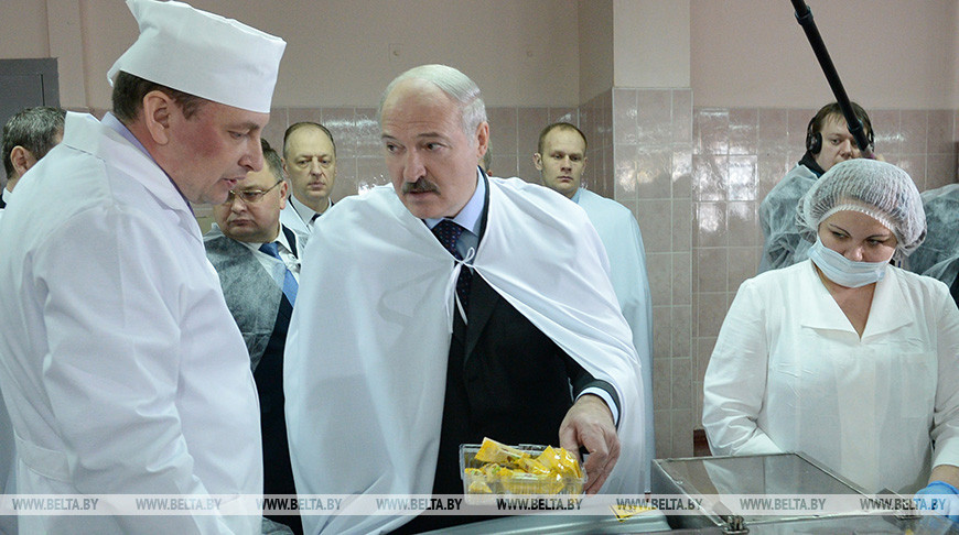 Президент Беларуси Александр Лукашенко посетил СОАО "Коммунарка", март 2016 года