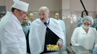Президент Беларуси Александр Лукашенко посетил СОАО &quot;Коммунарка&quot;, март 2016 года