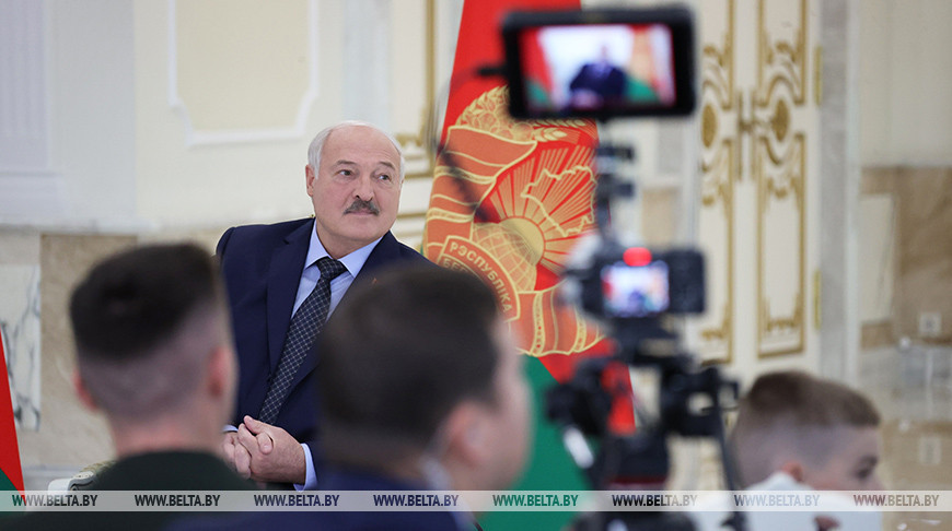 Президент Беларуси Александр Лукашенко во время встречи с молодежным активом