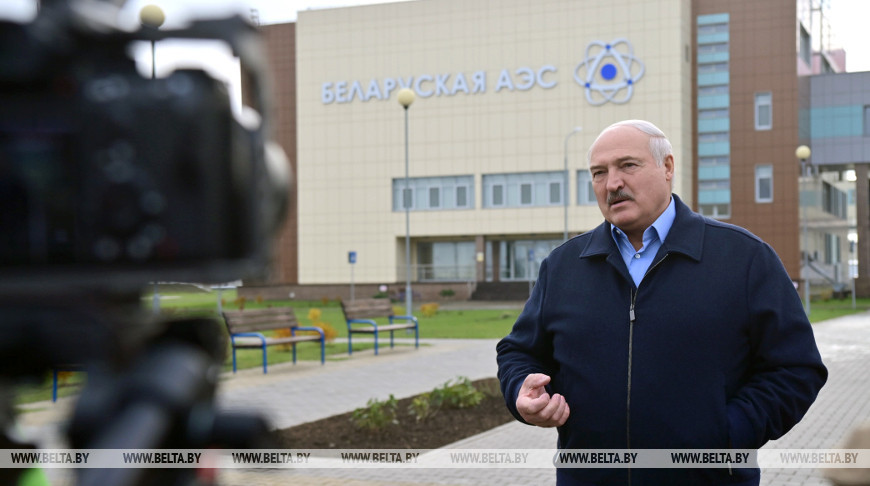 Александр Лукашенко во время посещения Белорусской АЭС