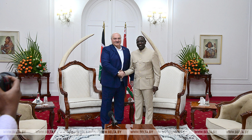 Глава белорусского государства Александр Лукашенко в Кении 10 декабря провел встречу с Президентом Уильямом Руто