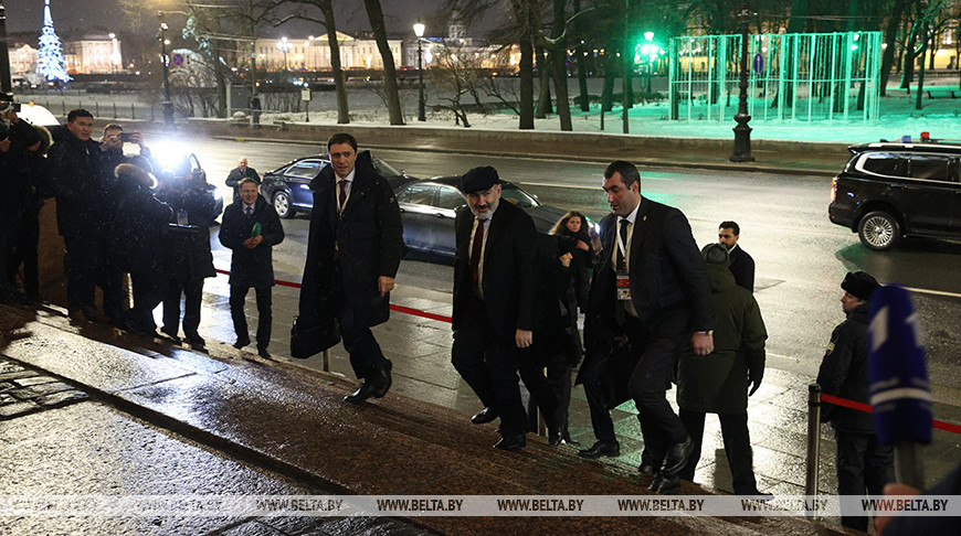 Премьер-министр Армении Никол Пашинян прибыл на саммит ЕАЭС