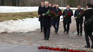 Александр Лукашенко в мемориальном комплексе &quot;Хатынь&quot;, 22 марта 2023 года
