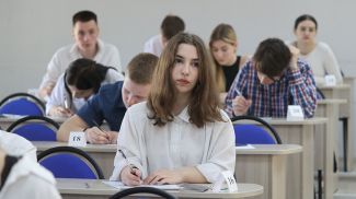 Во время проведения централизованного экзамена в Минске. Фото из архива