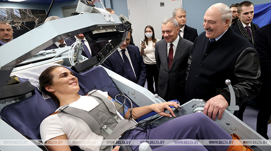 В подмосковном Звездном городке Александр Лукашенко посетил Научно-исследовательский испытательный центр подготовки космонавтов имени Ю.А.Гагарина, декабрь 2022 года