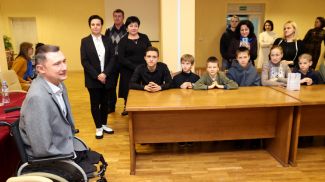 Во время встречи Алексея Талая с детьми из Горловки