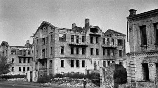 Так выглядели дома на улице Комсомольской в Гомеле после изгнания фашистов, ноябрь 1944 года