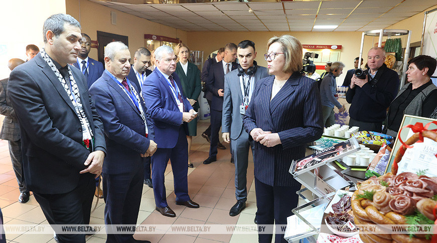 Представители иностранных дипмиссий, принимающие участие в Дне торгового советника посетили ОАО "Витебский мясокомбинат"