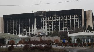 Акимат Алматы после беспорядков, январь 2022 года. Фото из архива