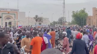 На улицах Нигера. Скриншот видео Euronews