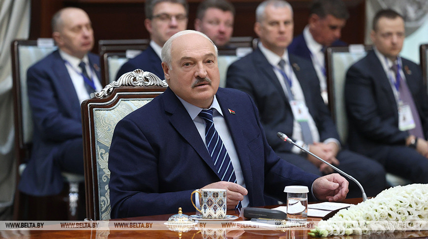 Во время переговоров Президента Беларуси Александра Лукашенко с Президентом Узбекистана Шавкатом Мирзиёевым в расширенном составе