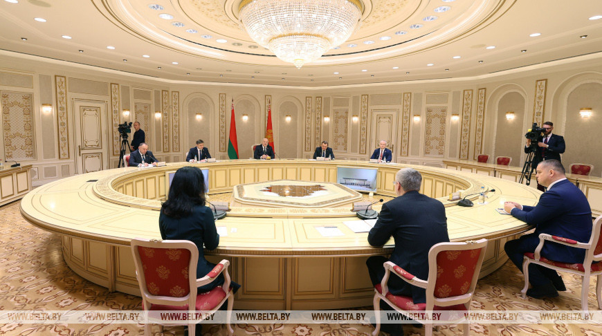 Во время встречи Президента Беларуси Александра Лукашенко с губернатором Камчатского края России Владимиром Солодовым
