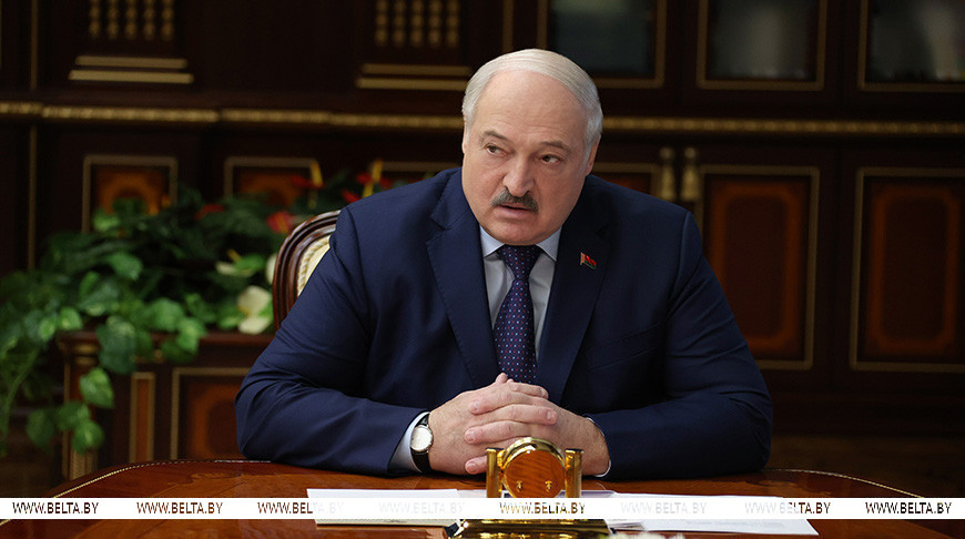 Александр Лукашенко принял доклад о работе банковской системы и принимаемых мерах по сопровождению внешнеторговой деятельности