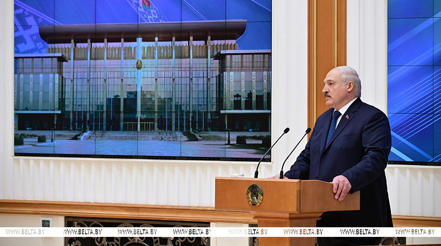 Александр Лукашенко во время совещания о развитии села и повышении эффективности аграрной отрасли