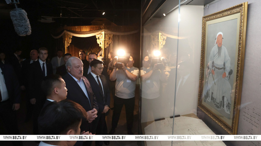 Александр Лукашенко в Улан-Баторе посетил Национальный музей Чингисхана