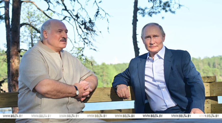 Александр Лукашенко и Владимир Путин во время посещения Валаама