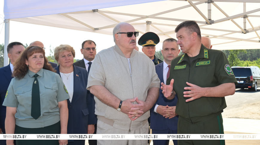 Александр Лукашенко во время рабочей поездки в Мозырский район