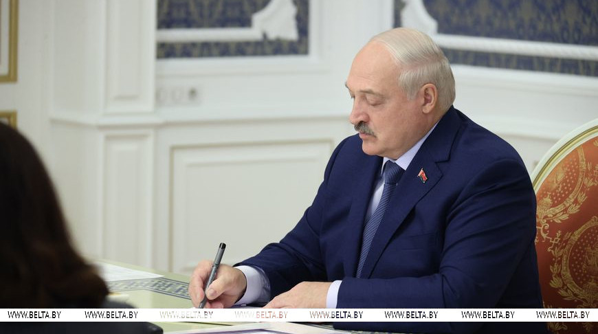Александр Лукашенко во время совещания по международным вопросам