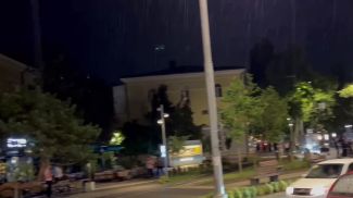 Ситуация на Университетской площади в Махачкале, где полиция проводила проверку после сообщения о вооруженном человеке. Фото РИА Новости