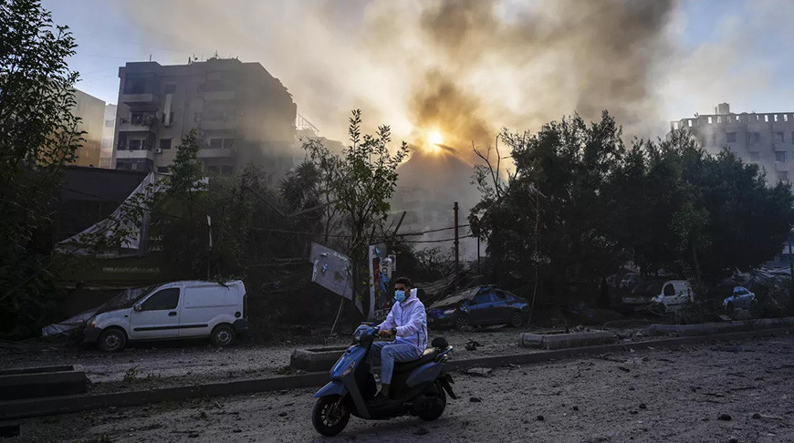 Дым на месте израильского удара в Бейруте. Фото из архива AP Photo