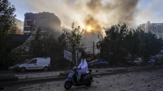 Дым на месте израильского удара в Бейруте. Фото из архива AP Photo