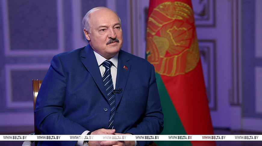Александр Лукашенко во время интервью межгосударственной телерадиокомпании "Мир"