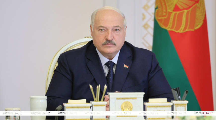 Александр Лукашенко во время совещания о развитии районов Гомельской области, пострадавших от катастрофы на ЧАЭС