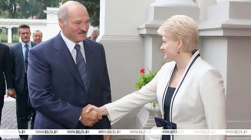 Александр Лукашенко и Даля Грибаускайте во время встречи в формате один на один в Вильнюсе, сентябрь 2009 года