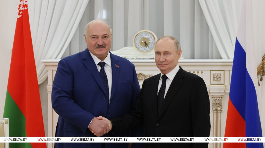 Александр Лукашенко во время переговоров с Президентом России Владимиром Путиным в Волгограде