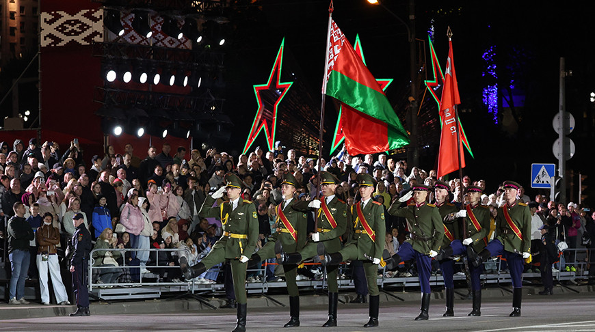 Во время генеральной репетиции военного парада к 80-летию Победы прошла у стелы "Минск - город-герой"