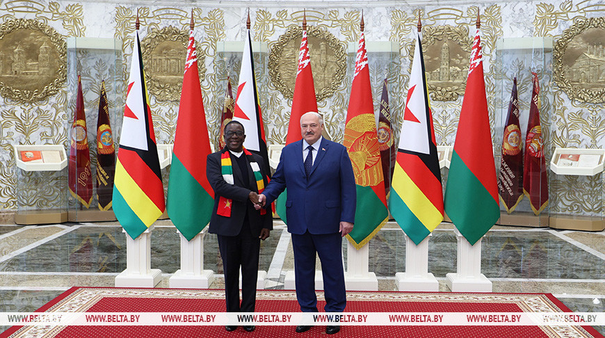 Эммерсон Мнангагва и Александр Лукашенко