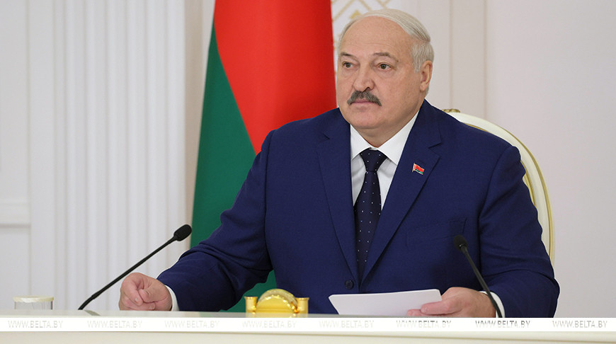 Александр Лукашенко во время совещание по вопросам обращения с отходами и использования вторичных материальных ресурсов