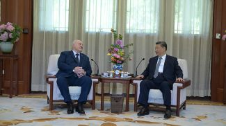 Президент Беларуси Александр Лукашенко и Председатель Китайской Народной Республики Си Цзиньпин в Пекине провели встречу, июнь 2025 года