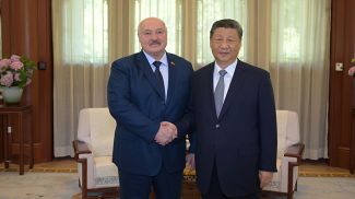 Президент Беларуси Александр Лукашенко и Председатель Китайской Народной Республики Си Цзиньпин. Фото из архива Президент Беларуси Александр Лукашенко и Председатель Китайской Народной Республики Си Цзиньпин. Фото из архива